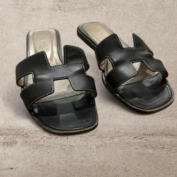 Hermes Oran Black Leather Slide Sandals - Picture 2 of 7